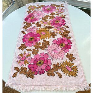 Vintage 70s bath towel, hot pink, pink & brown large flowers, plush